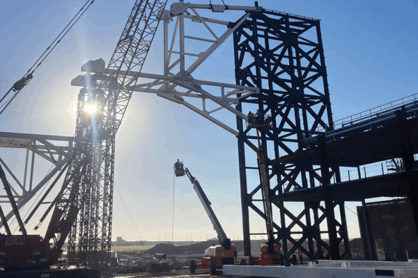 Strand jacks at work for the UPS hanger expansion